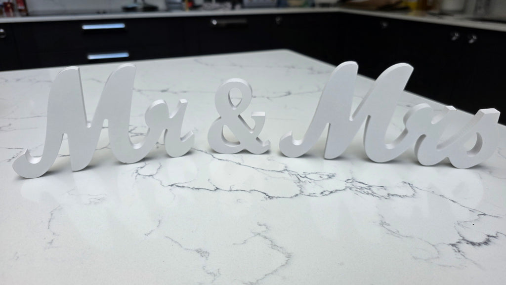 Mr & Mrs Pearl Wedding Sign – Luxury Top Table Wedding Decor